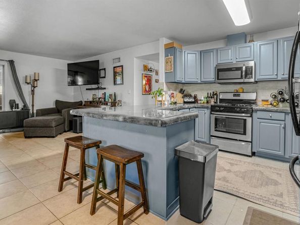 128 Frontier Ln, Oceanside CA 92054