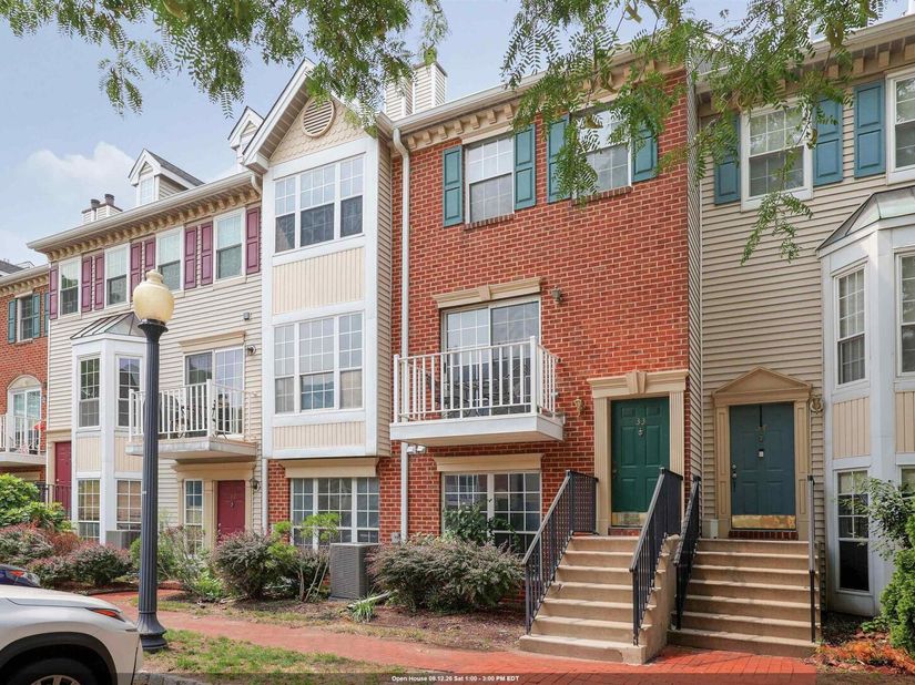 33 Holly St, Jersey City NJ 07305