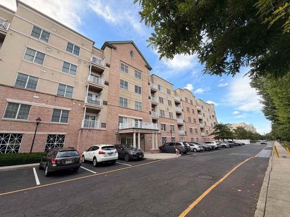 2113 Windsor Park Ct 113, Englewood NJ 07631