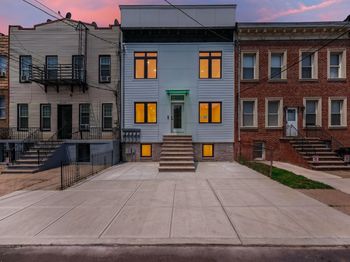 291 New York Ave
