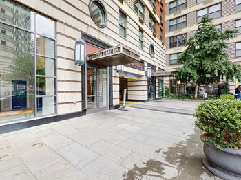 102 Christopher Columbus Dr