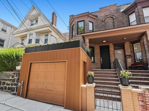 41 47th St, Weehawken NJ 07086