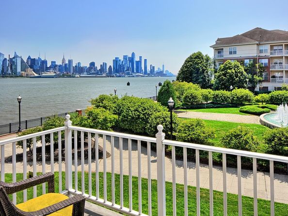 406 Newburgh Ct, West New York NJ 07093