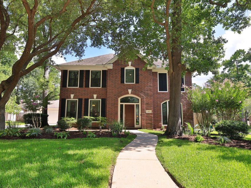 72 W Sandalbranch Circle, The Woodlands TX 77382