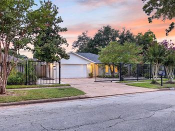 10335 Emnora Lane
