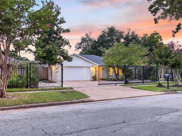 10335 Emnora Lane, Houston TX 77043