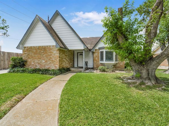 4138 Club Valley Drive, Houston TX 77082