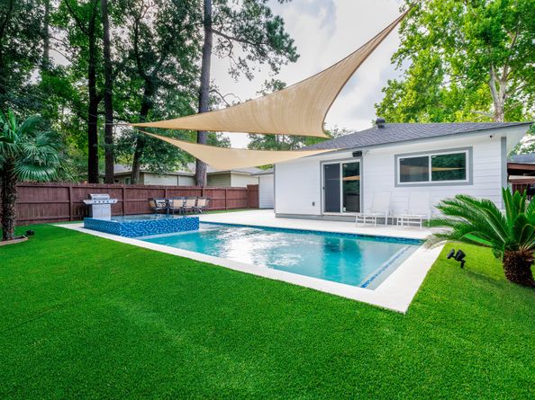 29 N Wavy Oak Circle, The Woodlands TX 77381