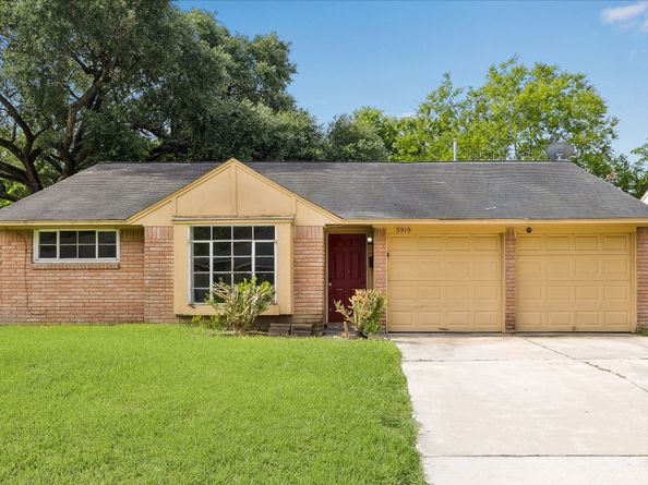 3919 Heatherbrook Drive, Houston TX 77045