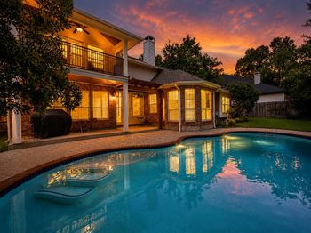 6 Meadow Rose Place