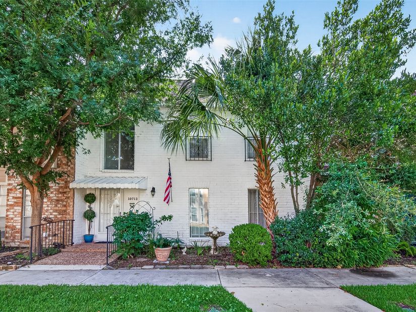 10712 Briar Forest Drive, Houston TX 77042