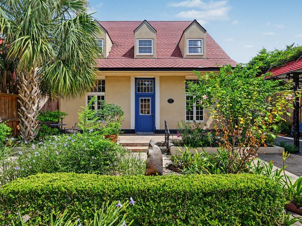 1990 W Clay Street, Houston TX 77019