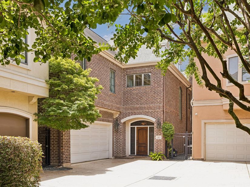 28 Hackberry Lane C, Houston TX 77027