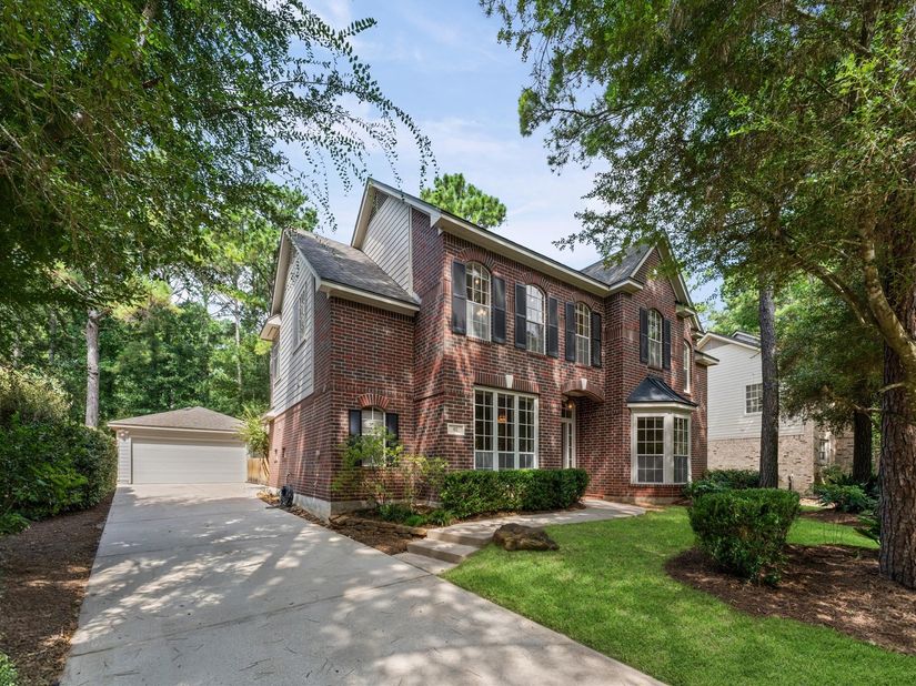 92 W Sandalbranch Circle, The Woodlands TX 77382
