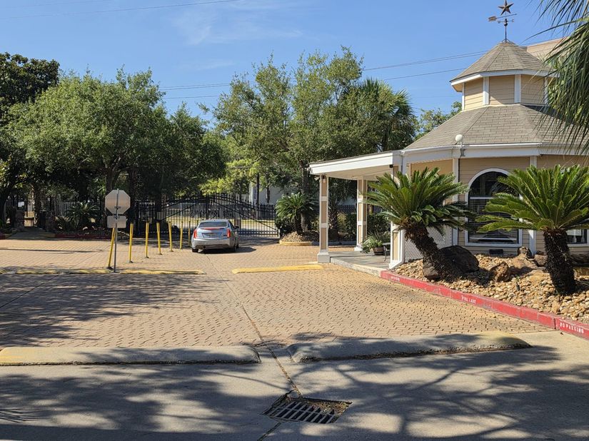 2300 Old Spanish Trail 2108, Houston TX 77054