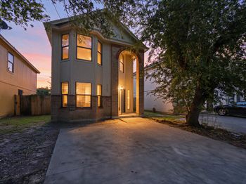 3006 La Estancia Lane
