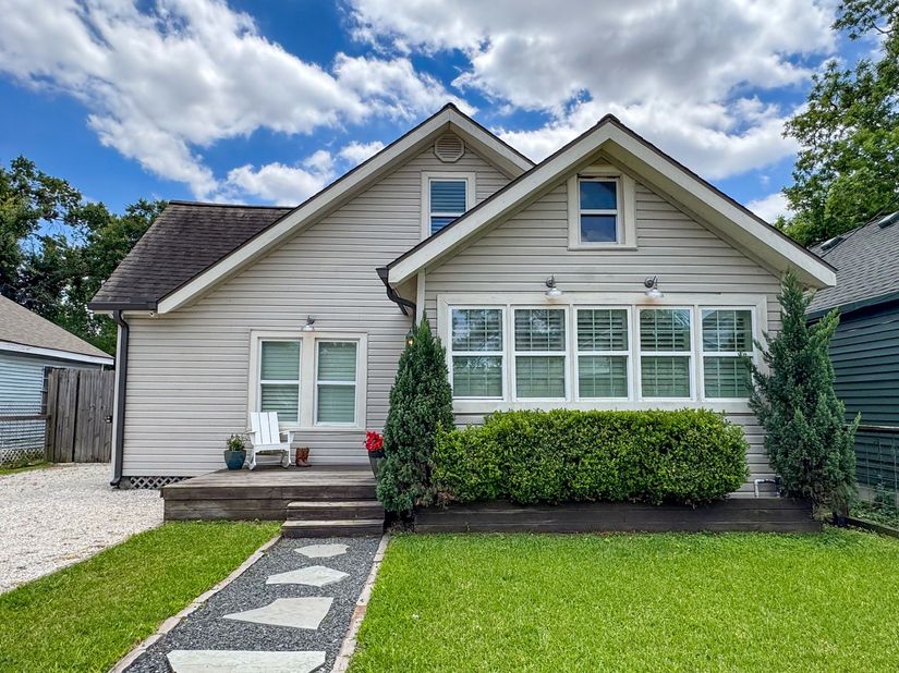 818 Wilkes Street, Houston TX 77009