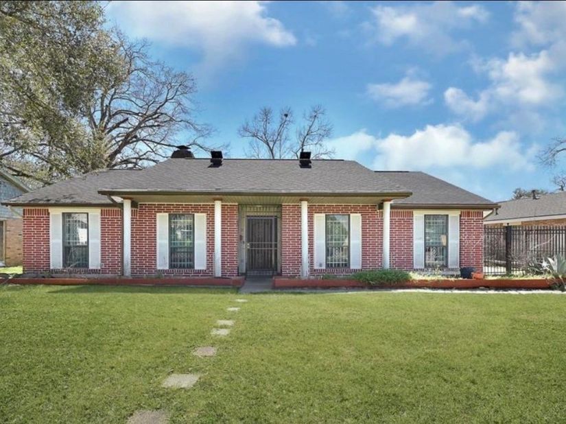 11807 Stroud Drive, Houston TX 77072