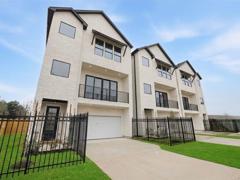 6328 Sidney Street, Houston TX 77021