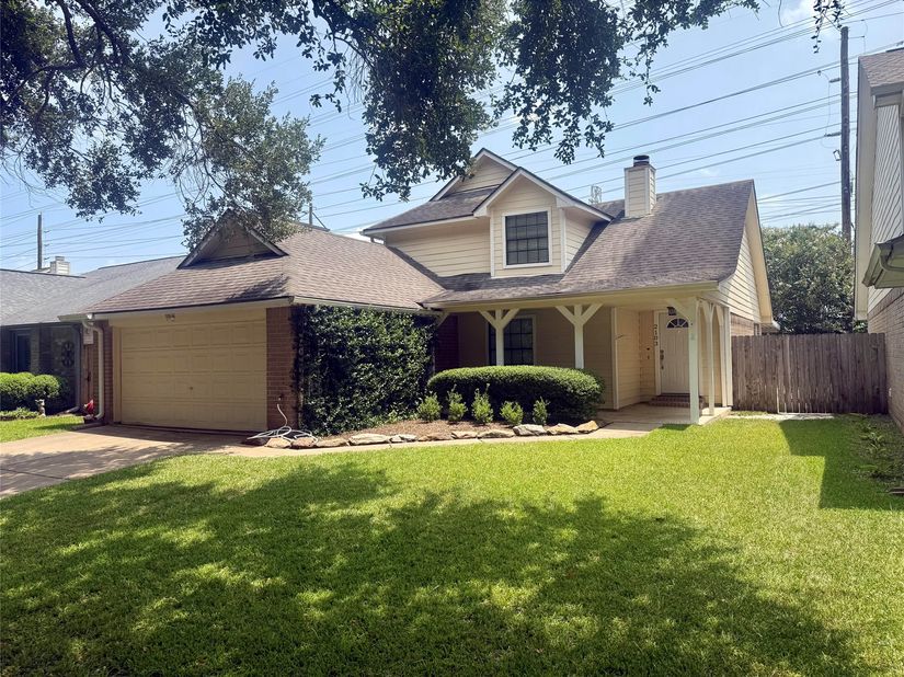 2103 Creekshire Drive, Sugar Land TX 77478