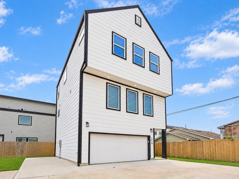 104 E 44th Street A, Houston TX 77018
