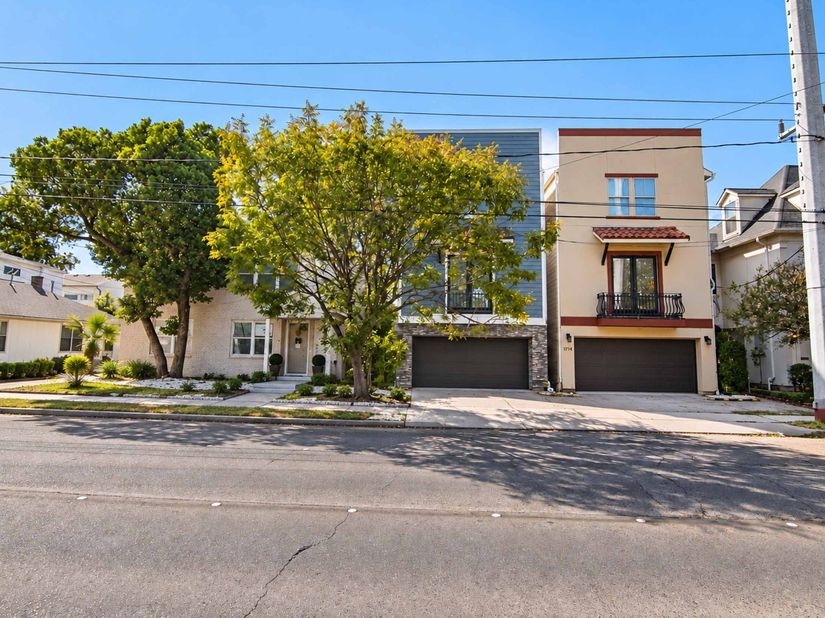 1716 Dunlavy Street, Houston TX 77006
