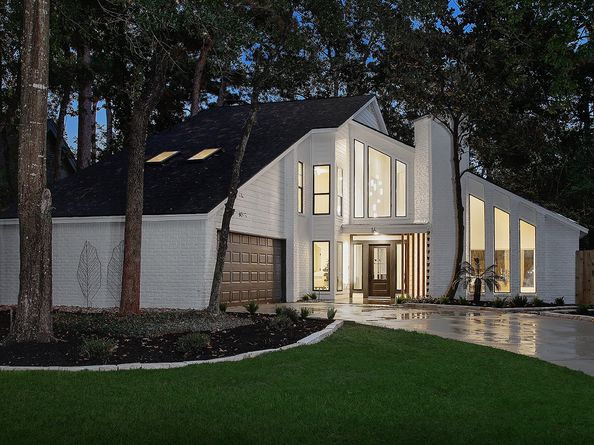 16 Crinkleroot Court, The Woodlands TX 77380