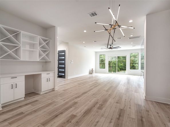 4535 Creekmont Drive, Houston TX 77091