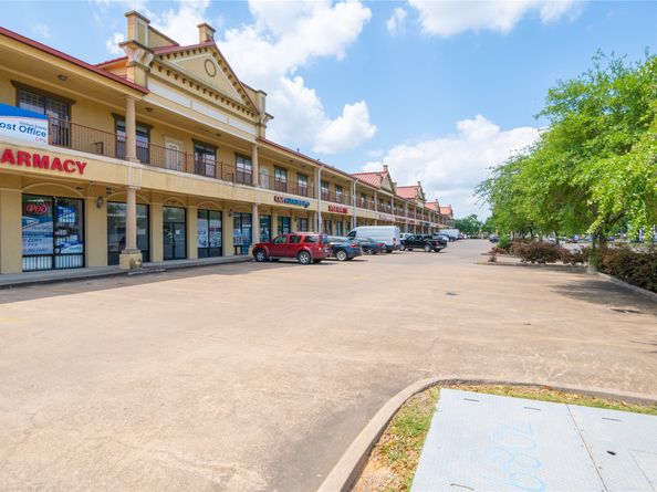 12989 Bellaire Boulevard 3, Houston TX 77072