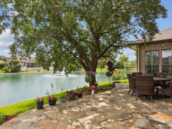 934 Poydras Street, Sugar Land TX 77498