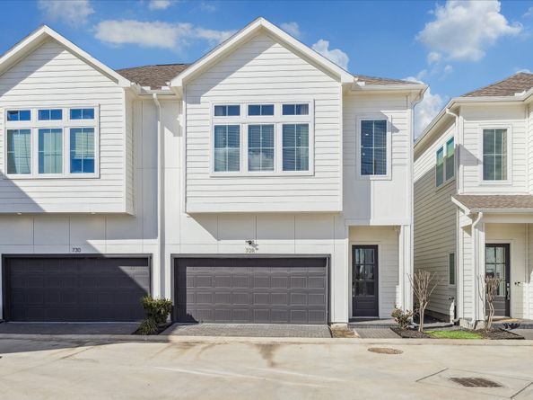 728 Carriage Knolls Drive, Houston TX 77008