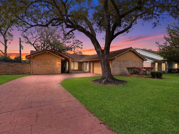 210 Big Hollow Lane, Houston TX 77042