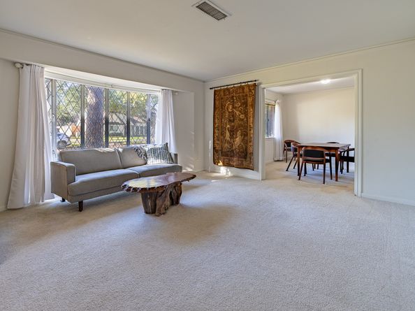 5238 Loch Lomond Drive, Houston TX 77096