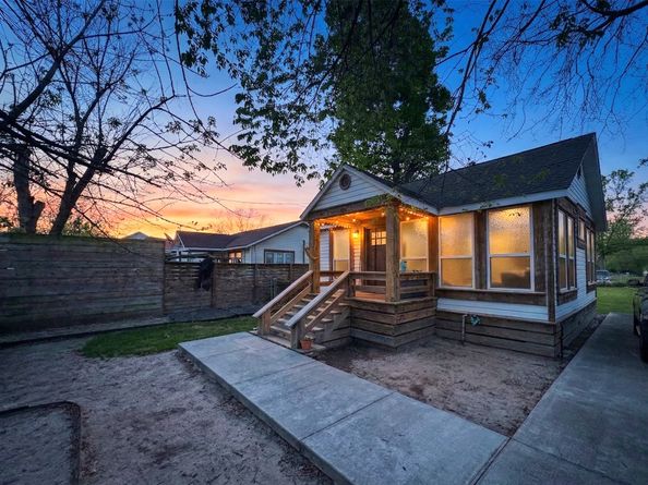 129 Garrotsville Street, Houston TX 77022