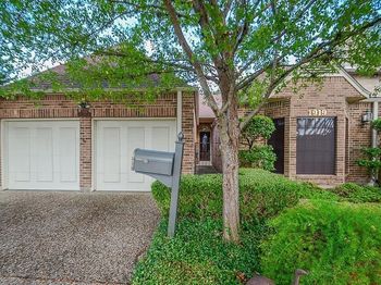 1919 Mosa Creek Court