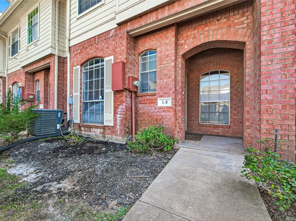 2710 Grants Lake Boulevard L8, Sugar Land TX 77479