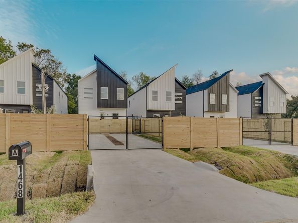 9439 Pembrook St, Houston TX 77016