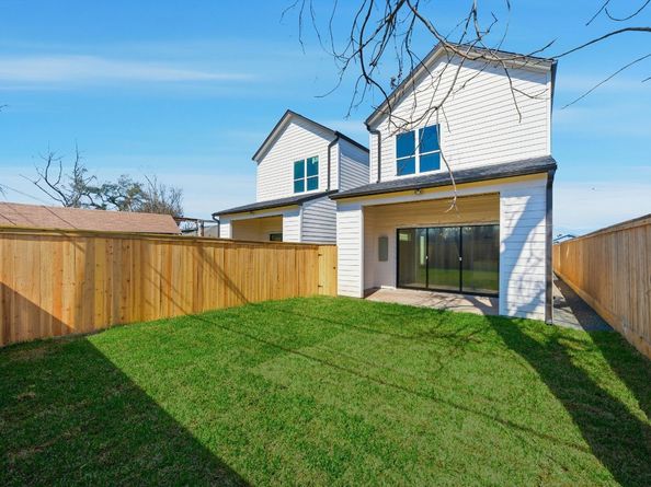 208 A 31st Street, Houston TX 77018
