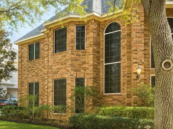 24 Stonegate Park Ct, Spring TX 77379