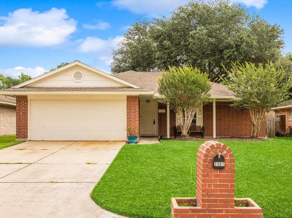 2307 Old Oak Lane, Houston TX 77339