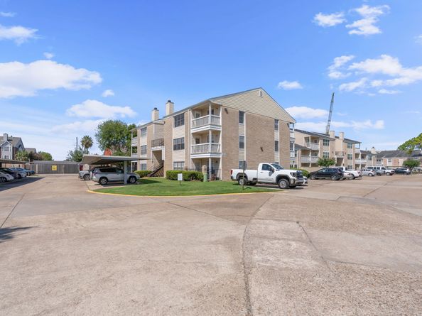 2750 Holly Hall Street 1806, Houston TX 77054