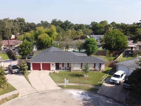 9022 Indian River Drive, Houston TX 77088