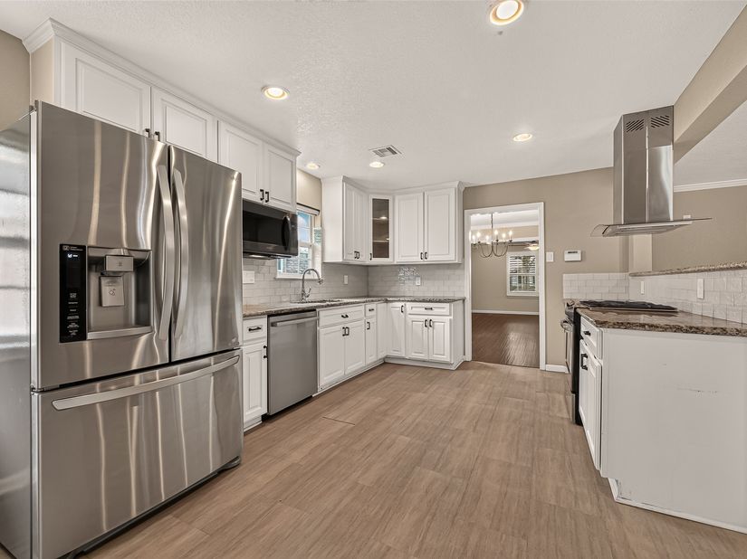 5511 Lymbar Drive, Houston TX 77096