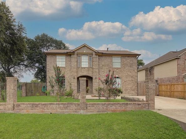 8422 Tavenor Lane, Houston TX 77075