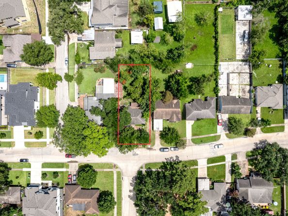 8518 Montridge Drive, Houston TX 77055