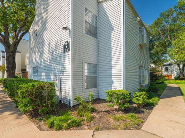 9809 Richmond Avenue A13, Houston TX 77042
