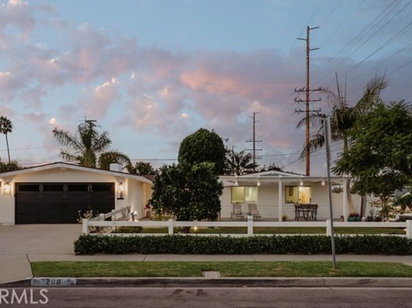 200 Wake Forest, Costa Mesa CA 92626