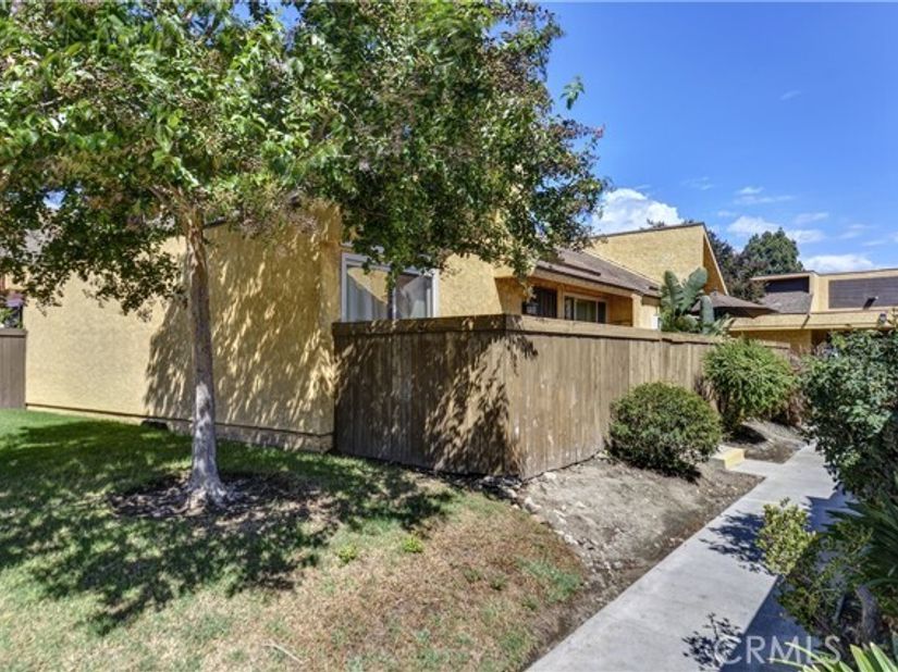 435 W 9th E1, Upland CA 91786