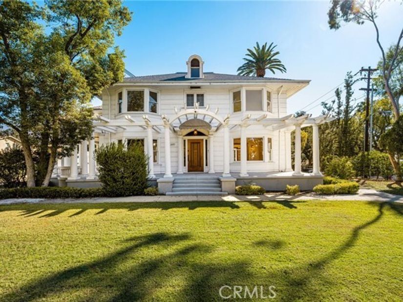 1440 N Los Robles, Pasadena CA 91104