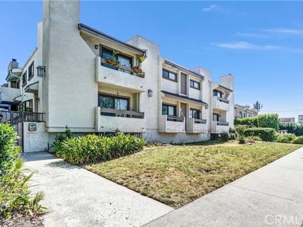 19620 Sherman Way 1, Reseda (los Angeles) CA 91335